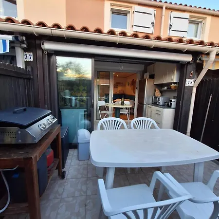Le Grand Bleu Holiday home *